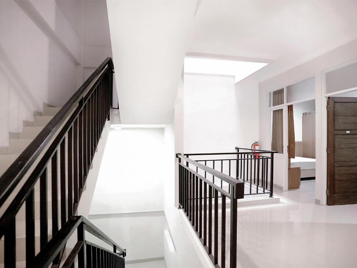 Oyo 415 The Kartini 8 Residence Jakarta Exterior foto